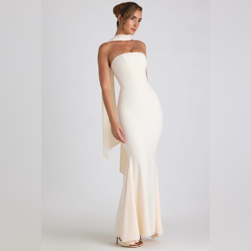 Elegant Cream Strapless Evening Gown